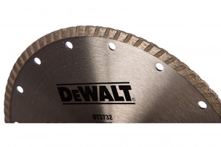 Диск алмазный отрезной Turbo (230х22.2 мм) для УШМ DEWALT DT 3732